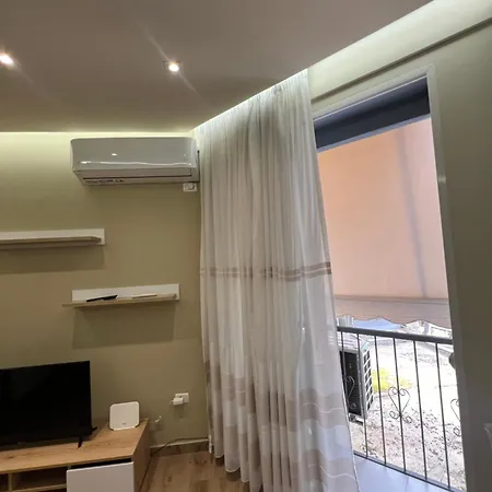 Condor Center Luxury 아파트 티라나