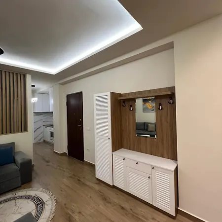 Condor Center Luxury * Тирана