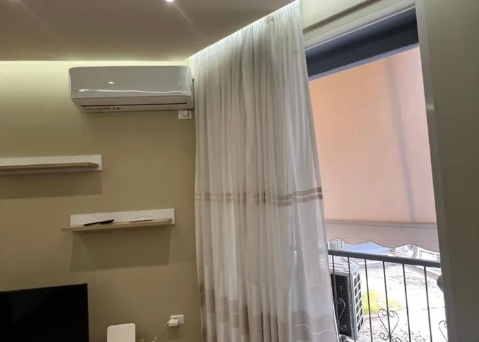 Condor Center Luxury 公寓 地拉那